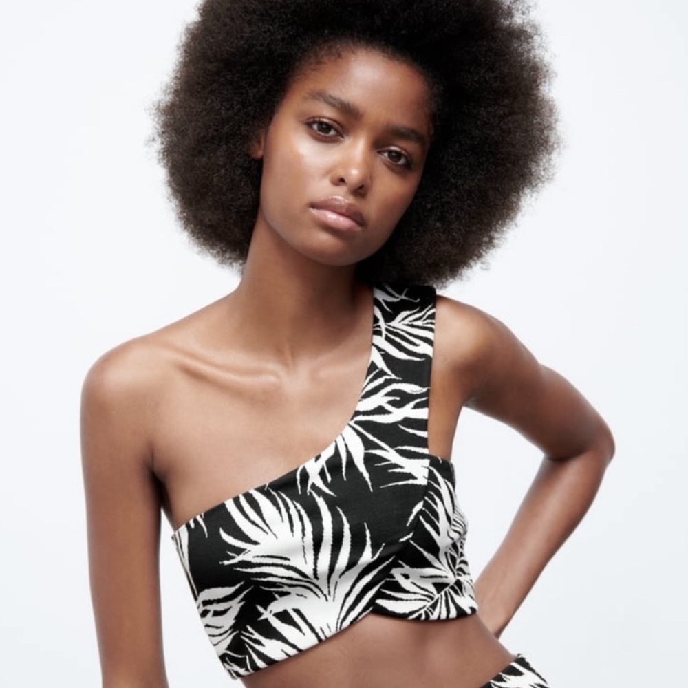 NEW! Zara Black and White Floral Jacquard Top